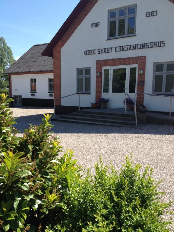 Kirke Saby Forsamlingshus Motel Eksteriør bilde